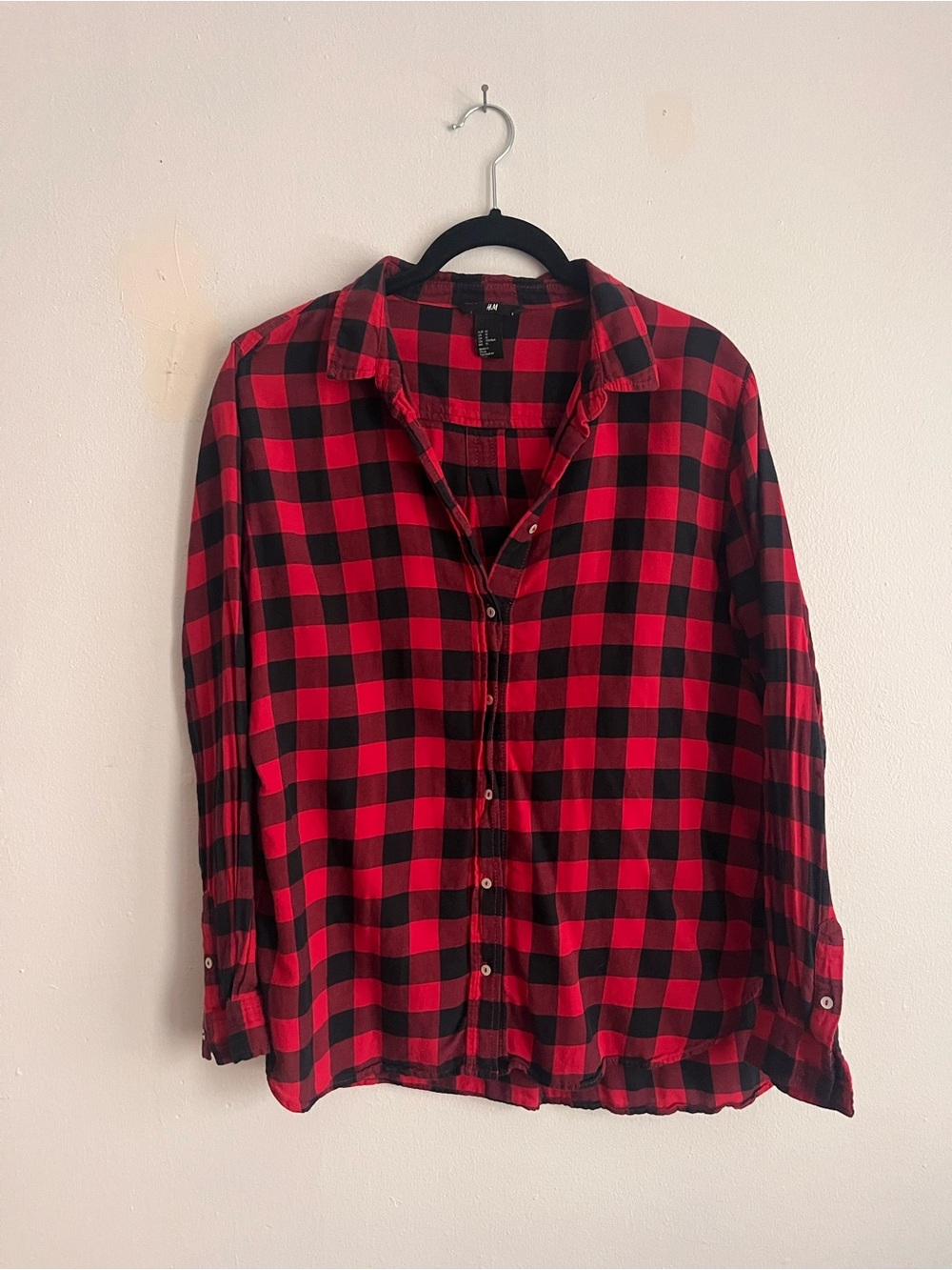 H&M Women’s Red and Black Plaid Button-Up Shirt